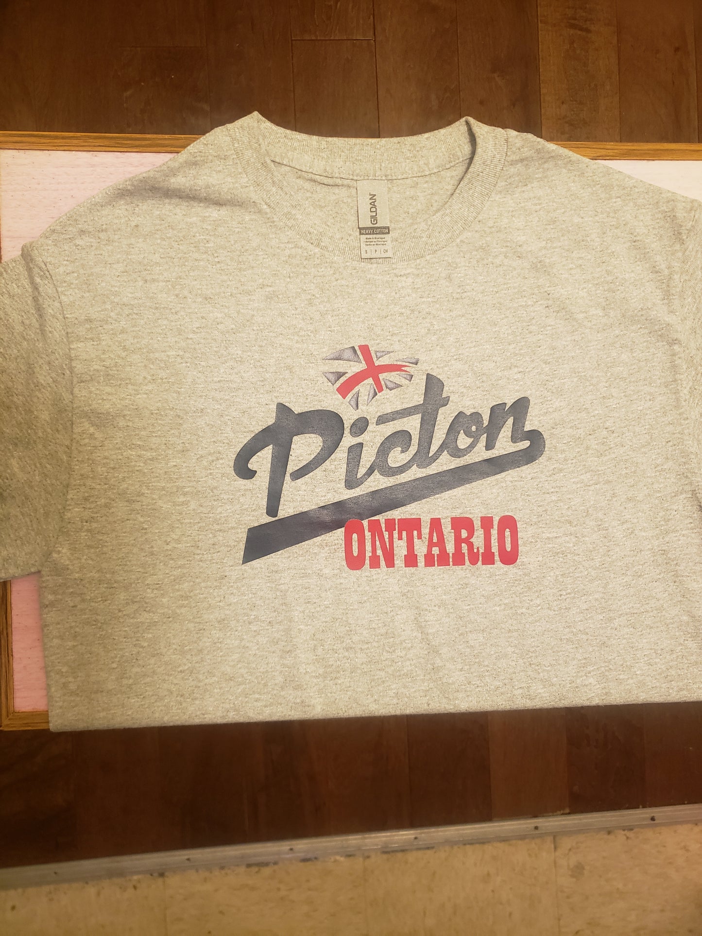 PICTON Loyalist Waving Flag "T" shirt.